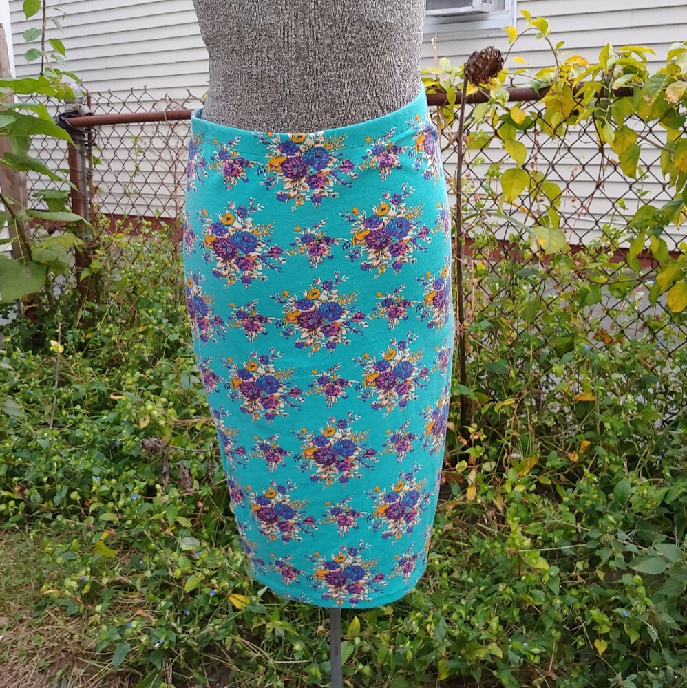 UK2LA Floral Stretchy Pencil Skirt